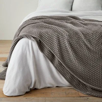 Casaluna Chunky Knit Throw Bed Blanket 92x108 Midweight Sweater Knit